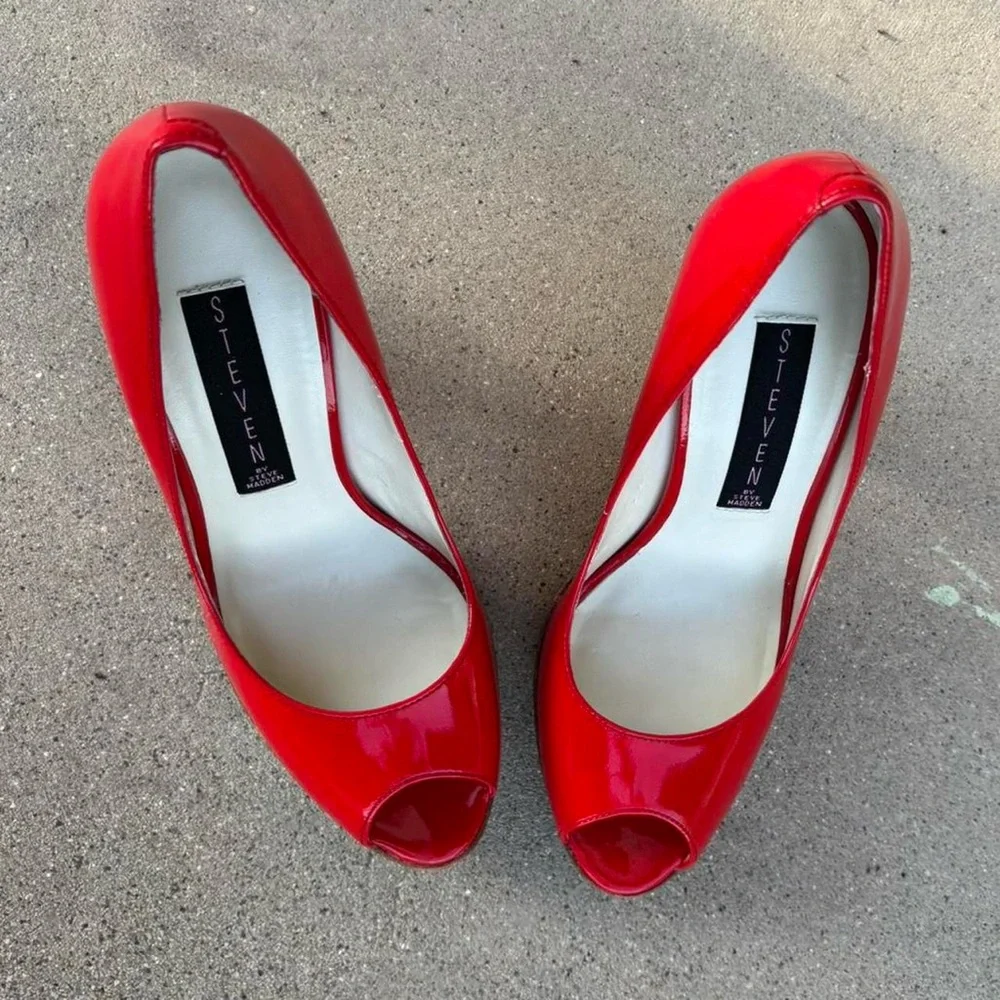 Vintage Steve Madden Red Patent Peep-Toe Heels - Picture 1 of 7